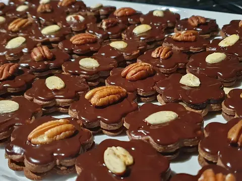 Пълнени мини тортички